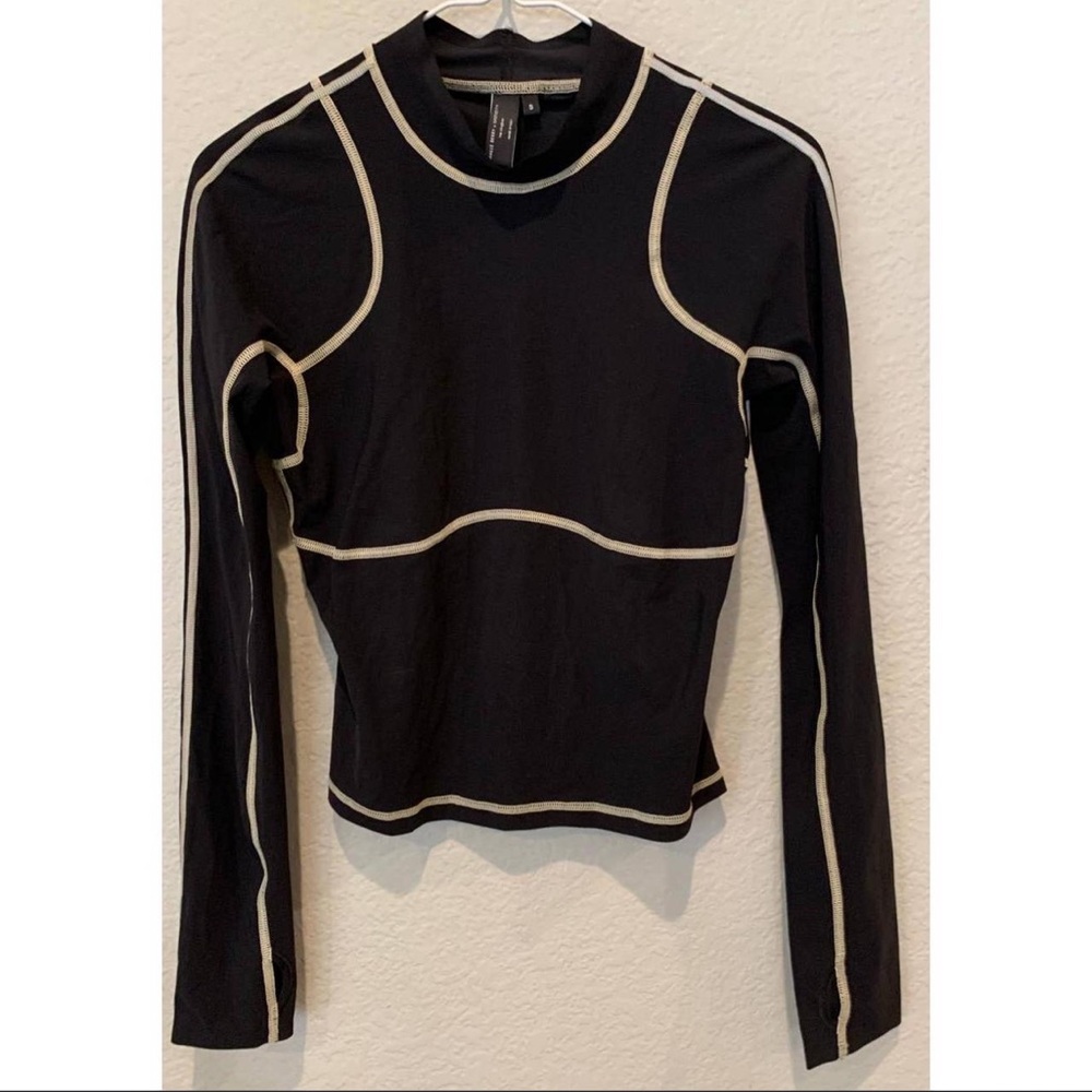 SOLD! Sweaty Betty Black and Cream Long Sleeve Top - Picture 3 of 4